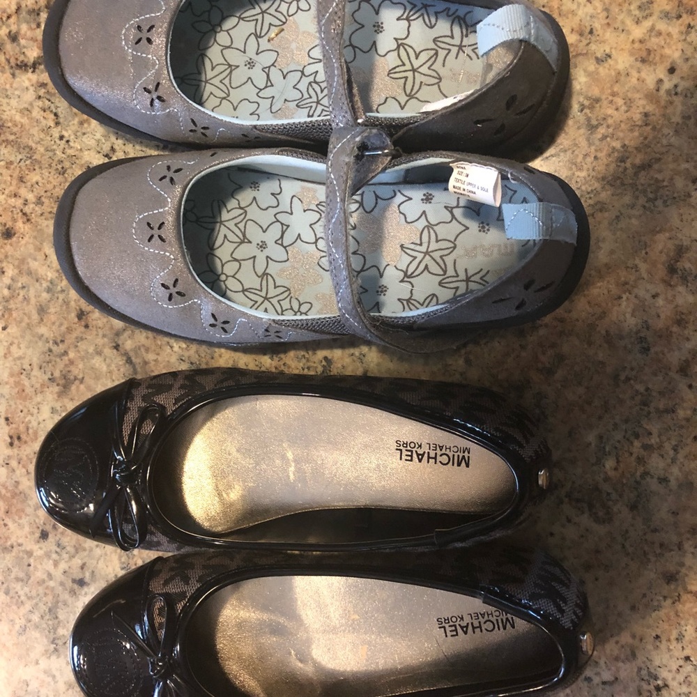 (2) Pairs of Girls’ shoes Size 3